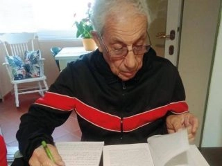 Il bisnonno Pasqualino Spina è inarrestabile. Nato nel 1942 all'isola d'Elba per lui la vita è stata...