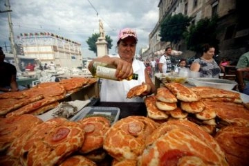 Parola ai siciliani sui valori della Sicilia. Un sondaggio svolto da Birra Messina in collaborazione...