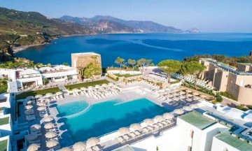 La zona gialla incombe in Sicilia e si prospetta una raffica di disdette. I sindacati Filcams Cgil...