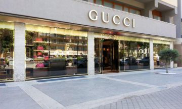 1608722020988.jpg--palermo__esce_dal_negozio_gucci_pieno_di_regali__rapinato_di_25_000__