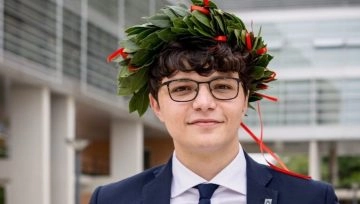 L'uomo del record universitario. Si può definire così Francesco Di Carlo, che a soli 22 anni è...