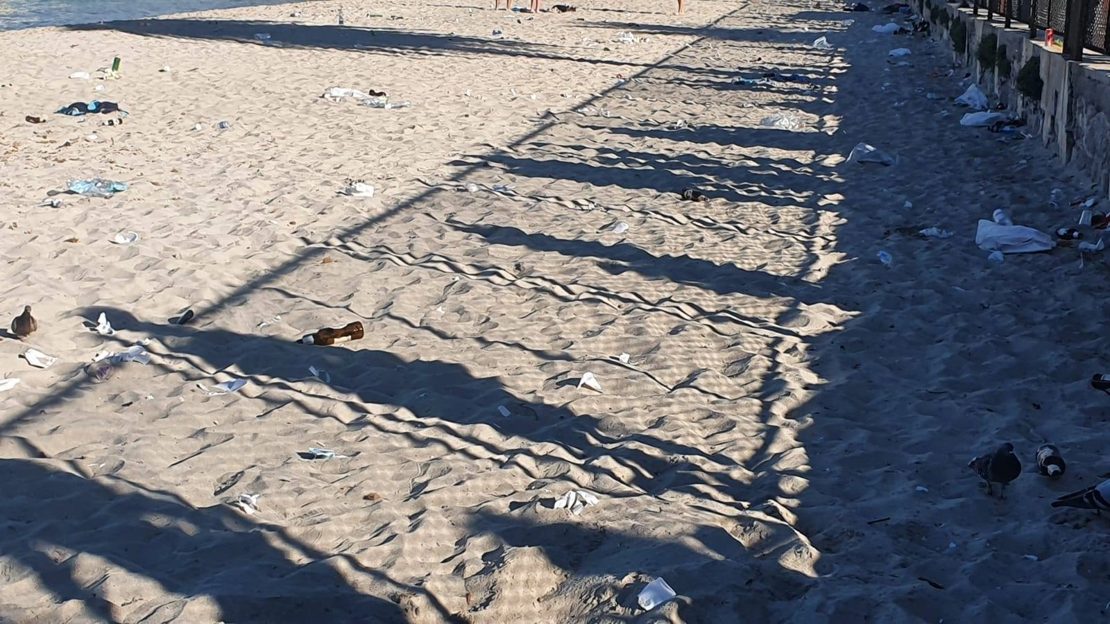 Da oggi, 16 maggio, è partita la stagione balneare a Palermo. Dopo l'incubo della zona rossa, si è...