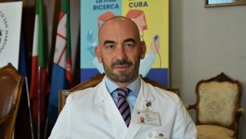 Il virologo Bassetti chiede ai cittadini di credere alla scienza. "Devono essere i medici a...