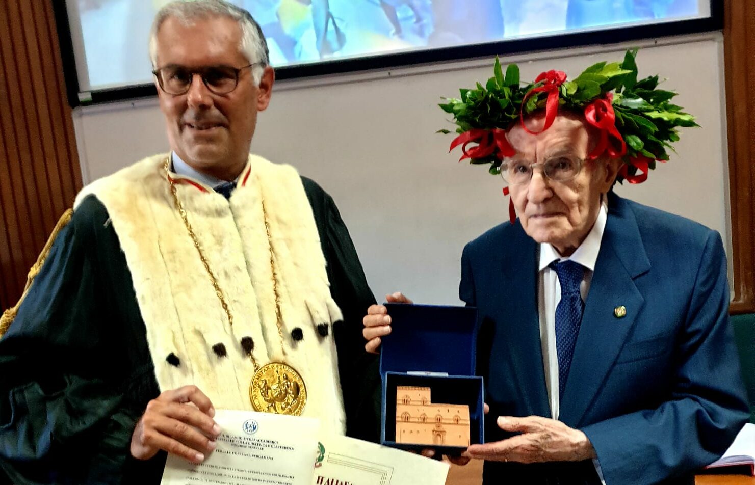Giuseppe si laurea a 99 anni in Filosofia, grande festa a Unipa: “Un sogno che si avvera”