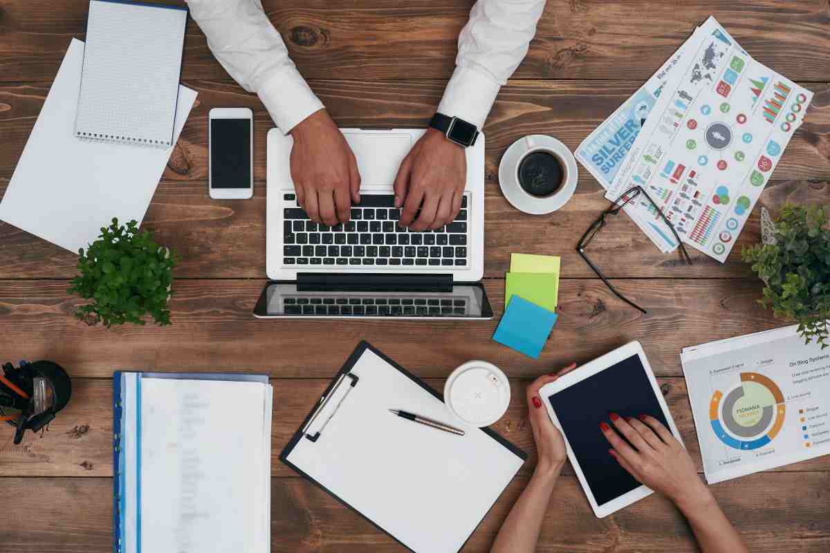 lavoro-ufficio-compressed