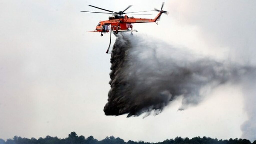 elicottero antincendio sicilia