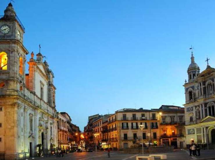 Caltanissetta,Piazza Garibaldi