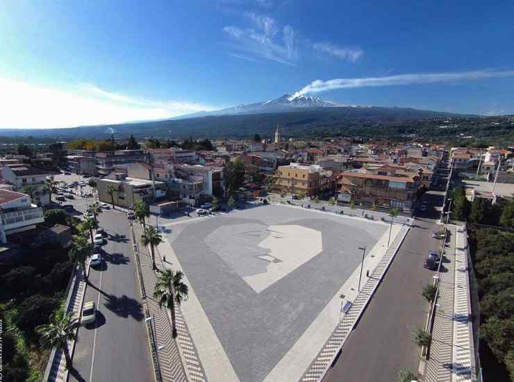 Fiumefreddo di Sicilia: Piazza del Bacio Sublime