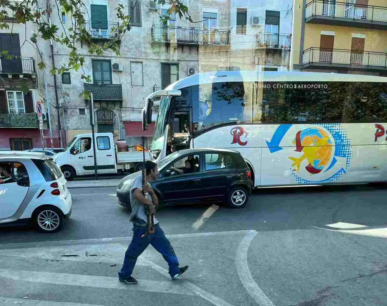 Palermo, Unipa: una studentessa “C’è un uomo armato di fucile” interviene la polizia