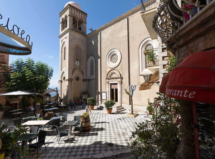 DUOMO DI SAN NICOLA DI BARI nel borgo di Castelmola