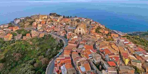 Borgo sul mare, Sicilia