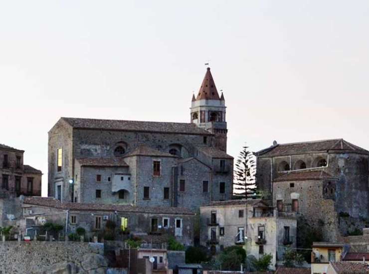  Chiesa madre dei Santi Apostoli Pietro e Paolo