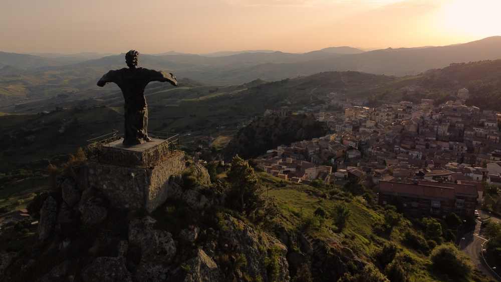 La statua del Cristo