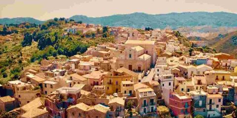 Borgo in provincia di Messina