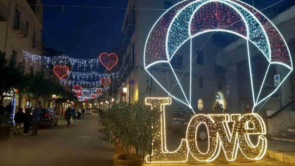 Cefalù borgo più romantico d'Italia: ecco le le soprese per un San Valentino da Sogno