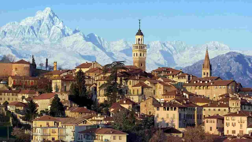Un Incantevole borgo sulle Alpi, un connubio perfetto tra architettura storica, bellezze naturali e...