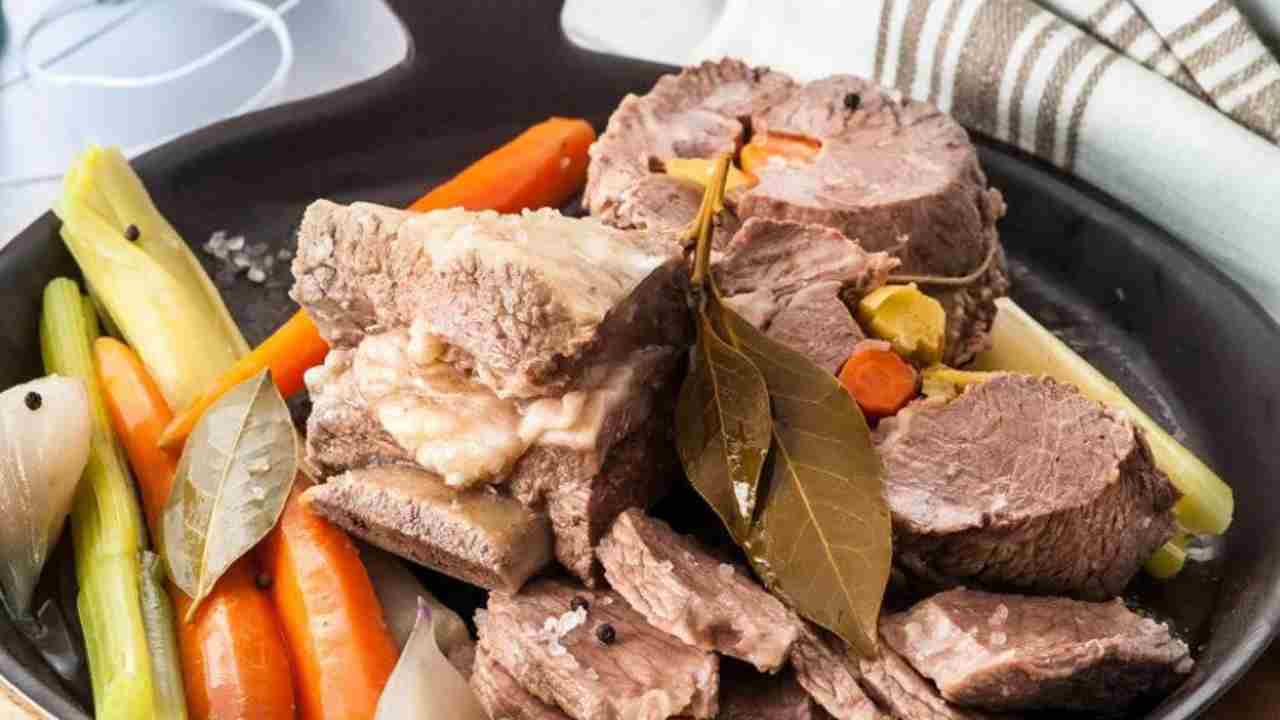 Esplora il Gusto Autentico del Bollito a Milano: Ecco di seguito i 10 Luoghi Top per una Deliziosa...
