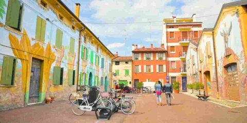 Piazza più colorata d'Italia