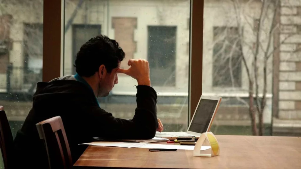 La scelta dell’università spaventa la maggioranza dei giovani studenti italiani tra i 17 e i 20...