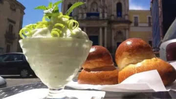Granita con Brioche