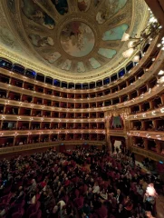 Ci sono serate che non sono semplici spettacoli, ma pagine di storia.L’apertura della Stagione...