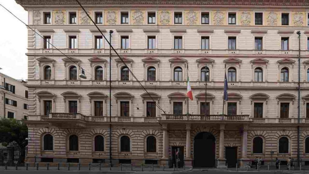 Il Ministero della Difesa assume con concorso 1.100 assistenti con contratto stabile, ecco di...