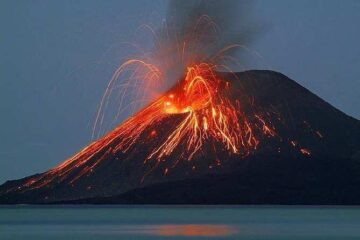 L’Etna non è l’unico vulcano siciliano sotto osservazione. Nella serata del 20 febbraio 2026 una...