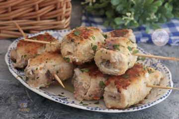 Tra i piatti più iconici della cucina siciliana ci sono senza dubbio gli involtini di pesce spada...