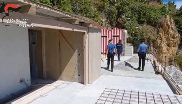 Nessuno si è accorto di nulla se non quando lo scempio era ormai irrimediabilmente compiuto. Accade...