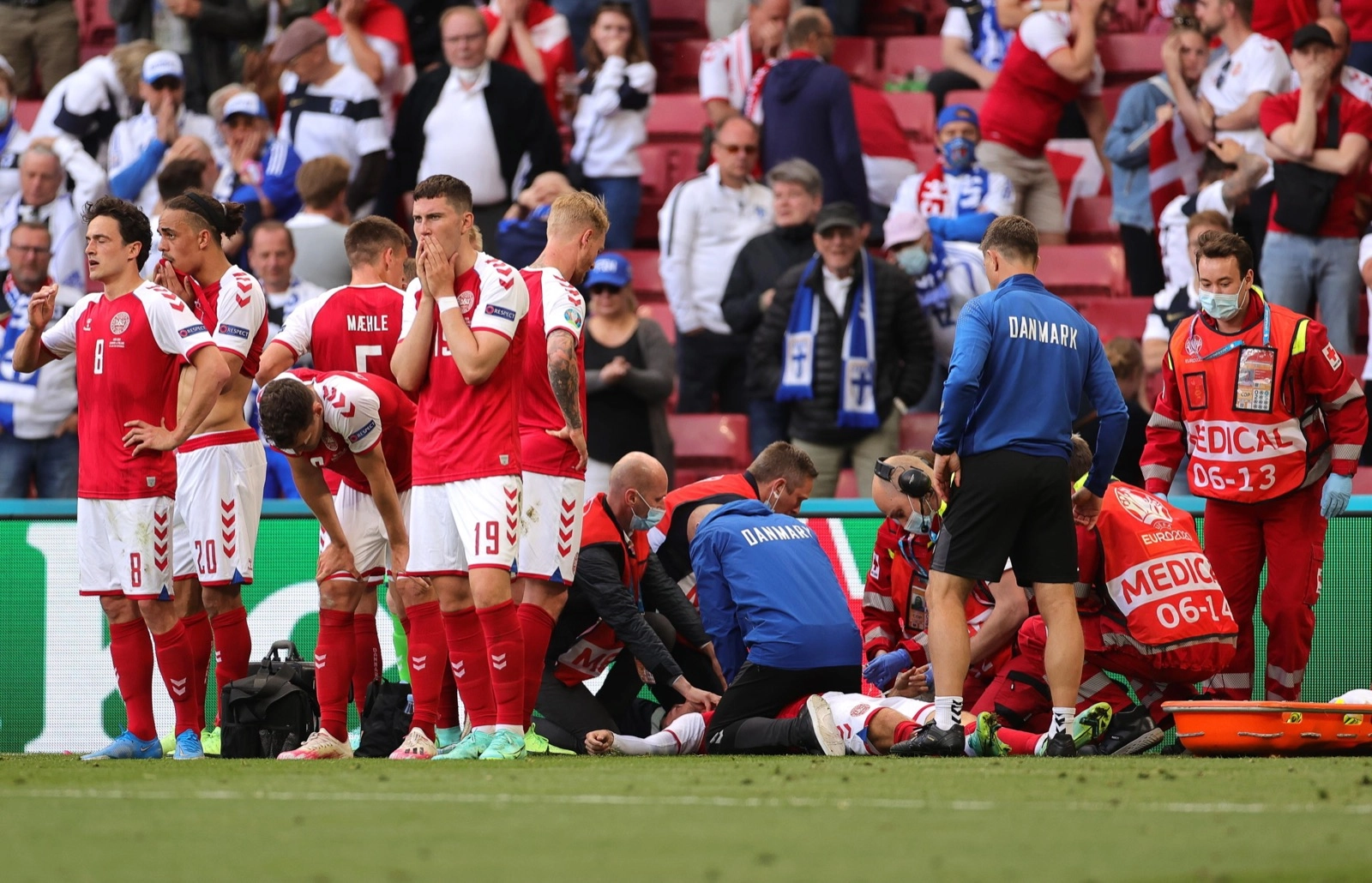 Terrore per Eriksen durante Danimarca-Finlandia. Il giocatore si è improvvisamente accasciato a...