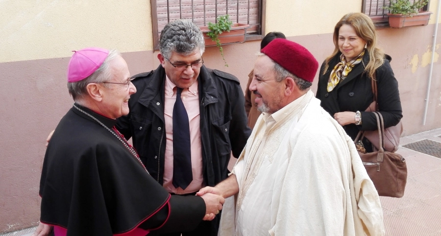 Una vile aggressione e offese a sfondo razzista nei confronti dell'imam della moschea di Mazara del...