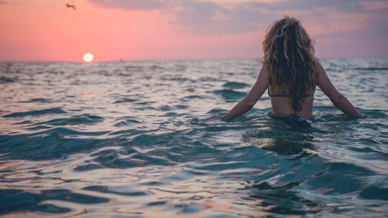 RAGAZZA-MARE-1280x720