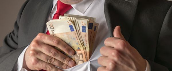 Scandalo Università. 2mila euro e passi facile l'esame