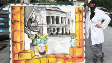 Marcello Fenoaltea continua con il suo progetto di abbellimento della città. Per l'artista...