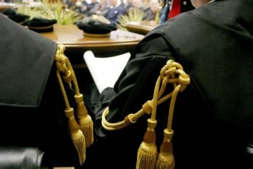 “Quanti ne avete promossi fino ad ora? Non possiamo promuoverli tutti”. Sono queste le parole...