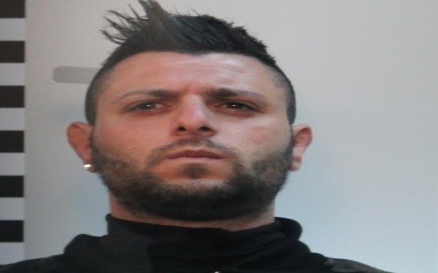 Arrestato in flagranza di reato Antonino Catanzaro, il "venditore di accendini" che da due anni si...