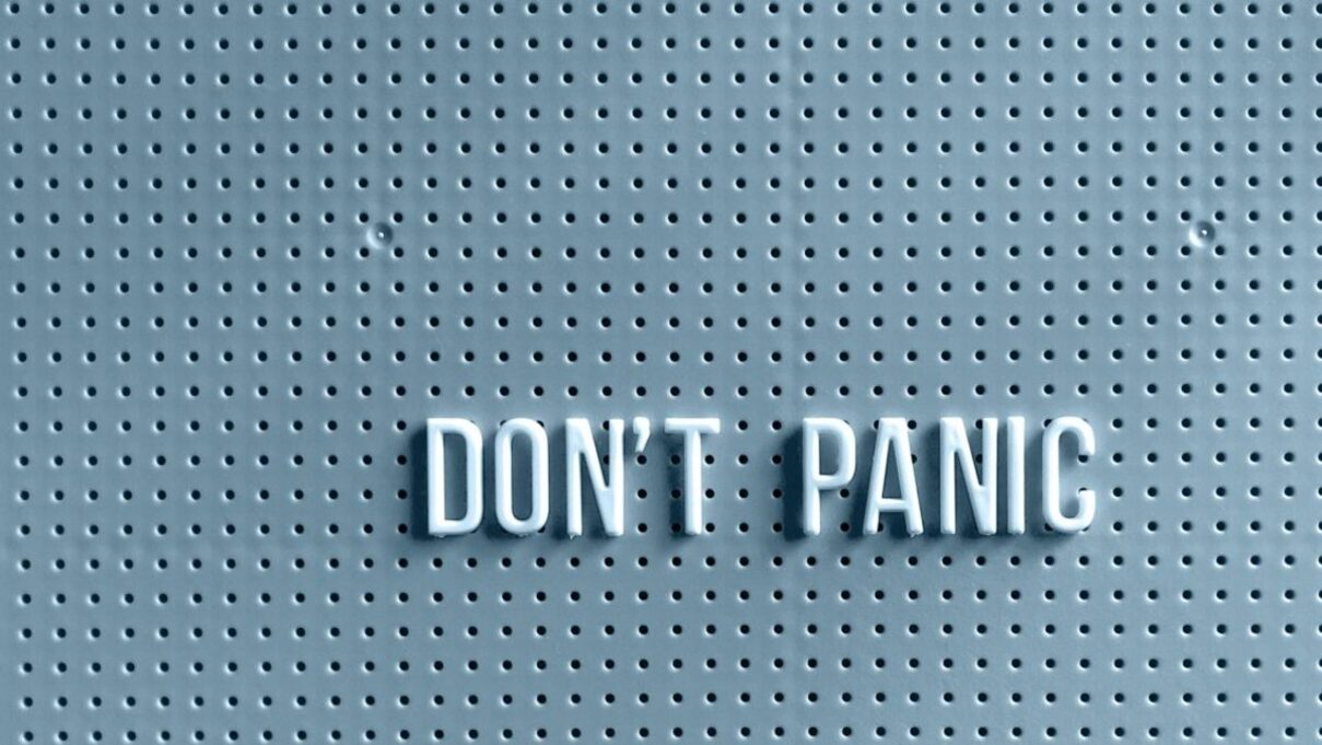 dontpanic-1130x636