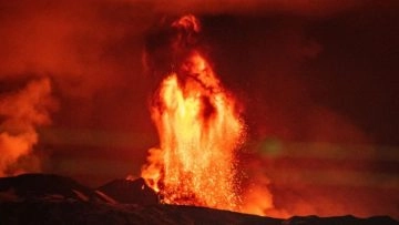 Un drone ha inavvertitamente dato al mondo una chiara idea su come sia cadere a faccia in giù in un...