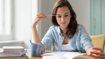 Tutti gli studenti universitari durante il loro percorso accademico devono affrontare esami scritti...