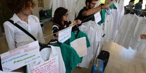 protesta studenti di medicina al policlinico