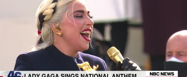lady gaga canta l'inno americano