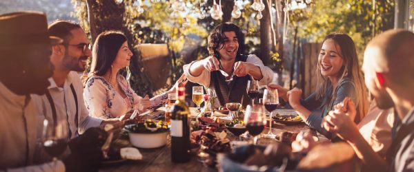 mangiare-con-amici