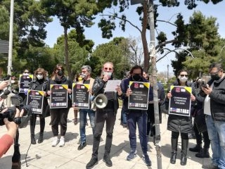 Ieri si è svolta in tutta italia la protesta dei lavoratori del settore Wedding. Hanno protestato...