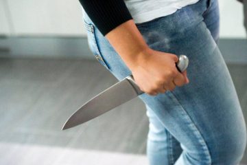 tragedia in sicilia. uccide il padre a coltellate