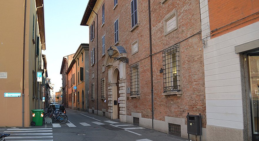 L'ansia di una giovane palermitana per il fratello, studente fuori sede bloccato in Emilia Romagna...